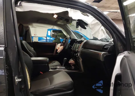 2024 Toyota 4Runner Sr5 Premium z USA, uszkodzony, nr VIN JTENU5JR2R6279493